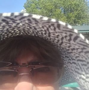 Meet your Posher, Linda